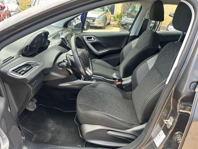 PEUGEOT 2008 ACTIVE 1.6 E-HDI AUTO SPANISH LHD IN SPAIN 74000 MILES SUPERB 2017